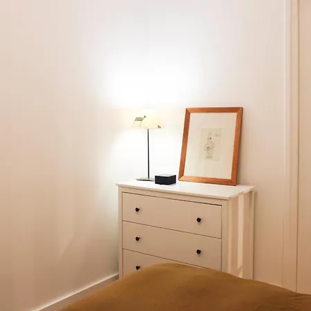 Apartment Sunny Renovated In The Heart Of *