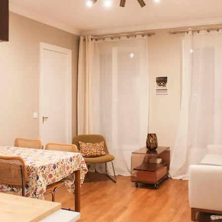 Sunny Renovated In The Heart Of Apartment