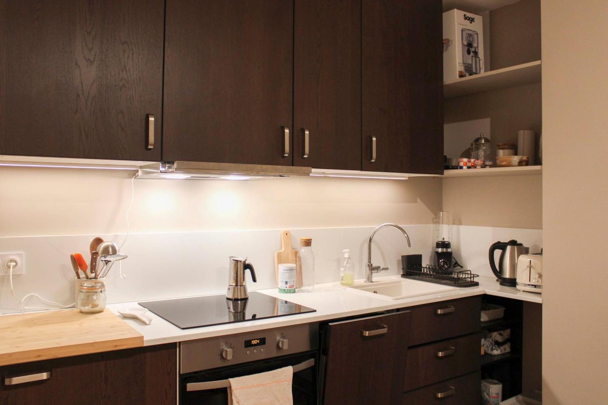 Sunny Renovated In The Heart Of * Paris