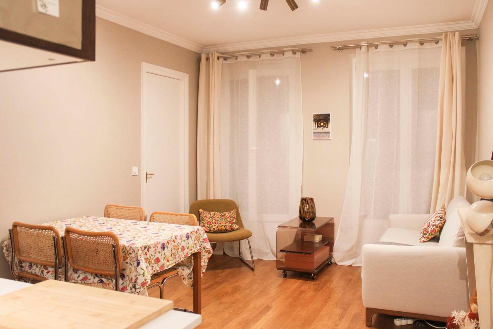 Sunny Renovated In The Heart Of Apartment